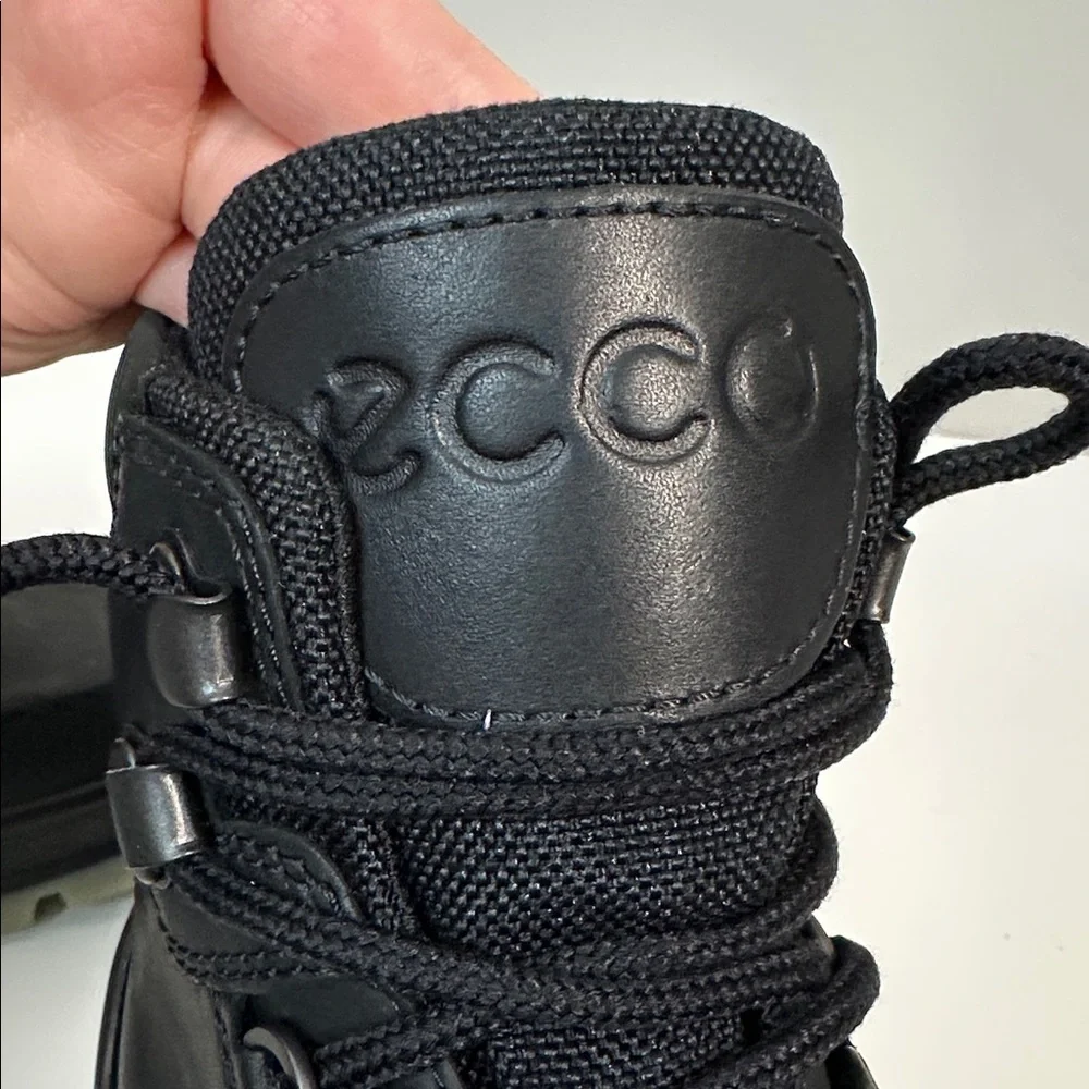 NWOT Ecco Men’s Track‎ 25 High GoreTex Waterproof Black Boots Size 5-5.5